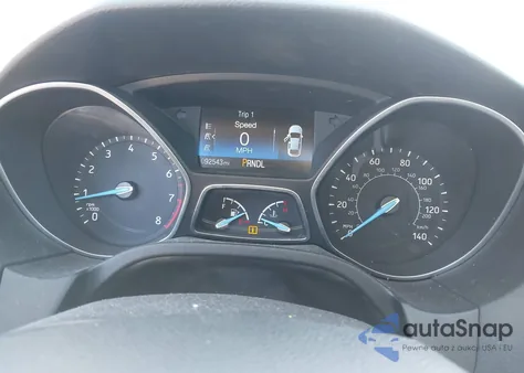 2015 Ford Focus S z USA, uszkodzony, nr VIN 1FADP3E2XFL228920